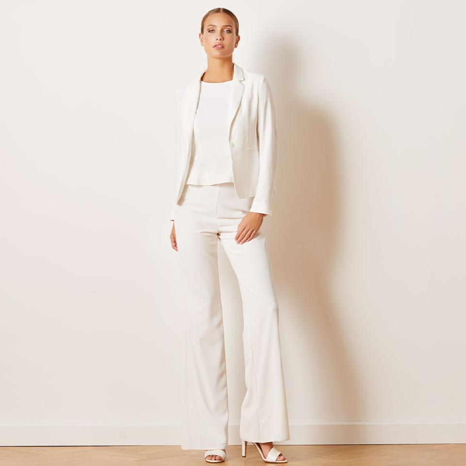 Klassischer braut Anzug für die Standesamtlich Hochzeit